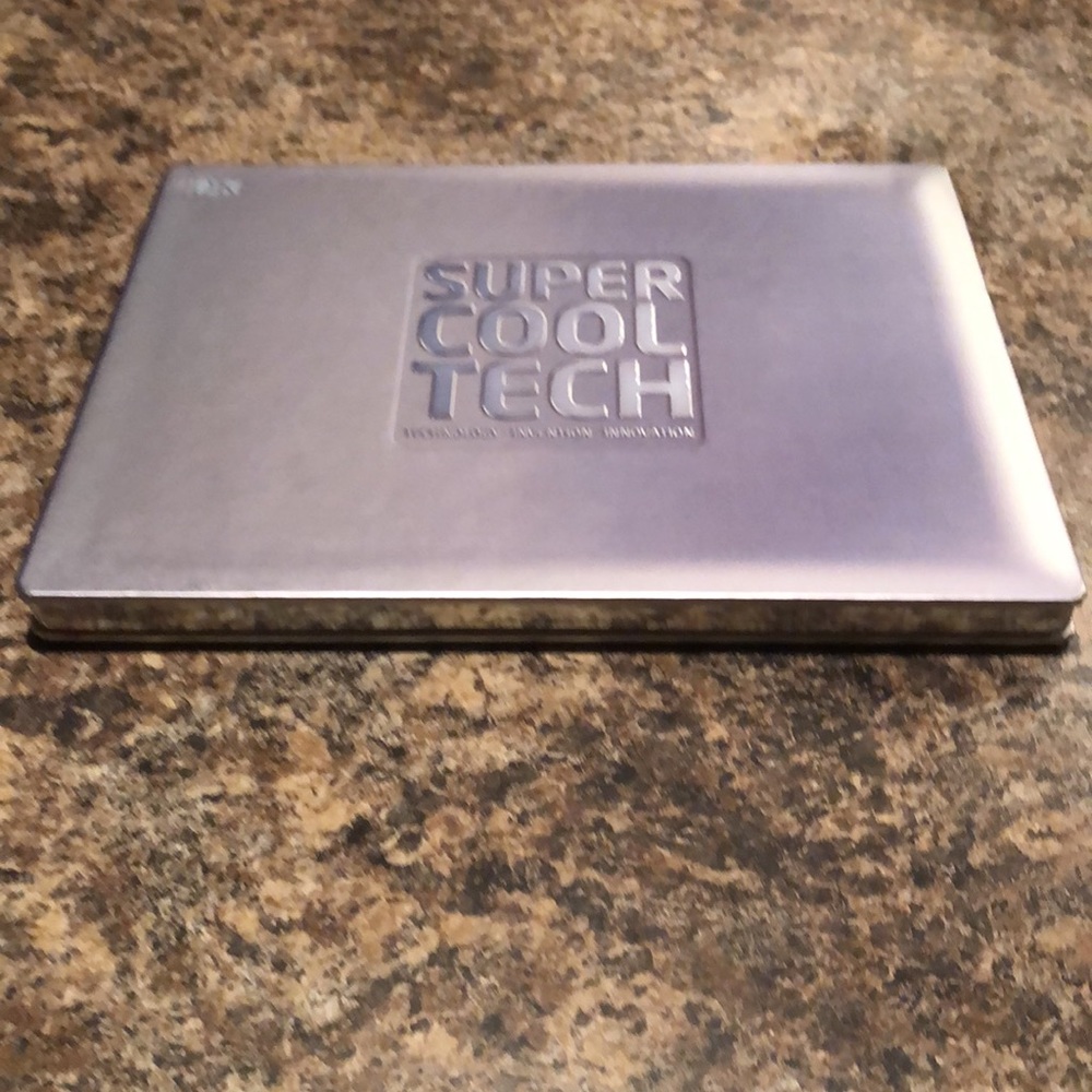 C: 2016-Super Cool Tech-Technology, Invention, Innovation-Book - Picture 6 of 16